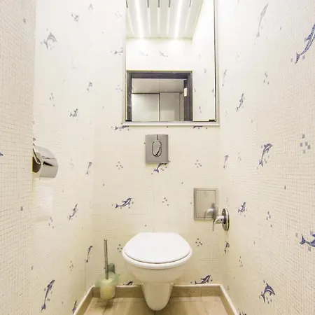 3 Separate Bedrooms - Spacious Flat
