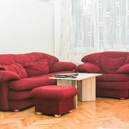アパート 3 Separate Bedrooms - Spacious Flat ブルガス